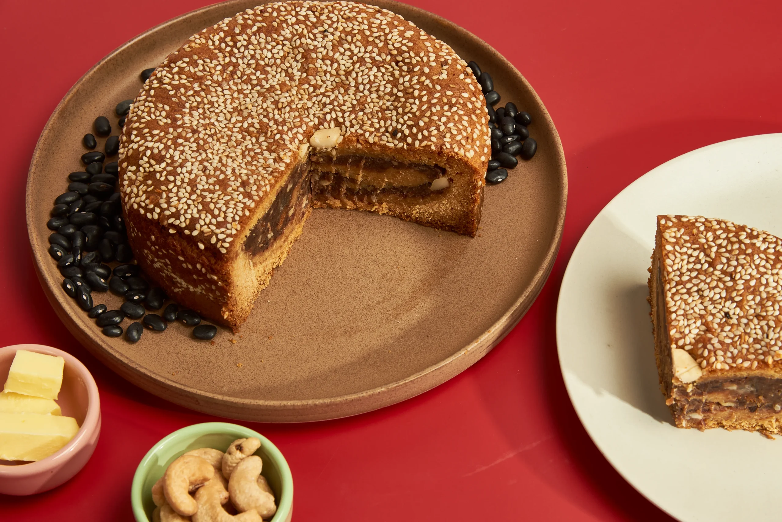 Mixed Fruit Ma Lai Black Bean Mooncake — photo 3